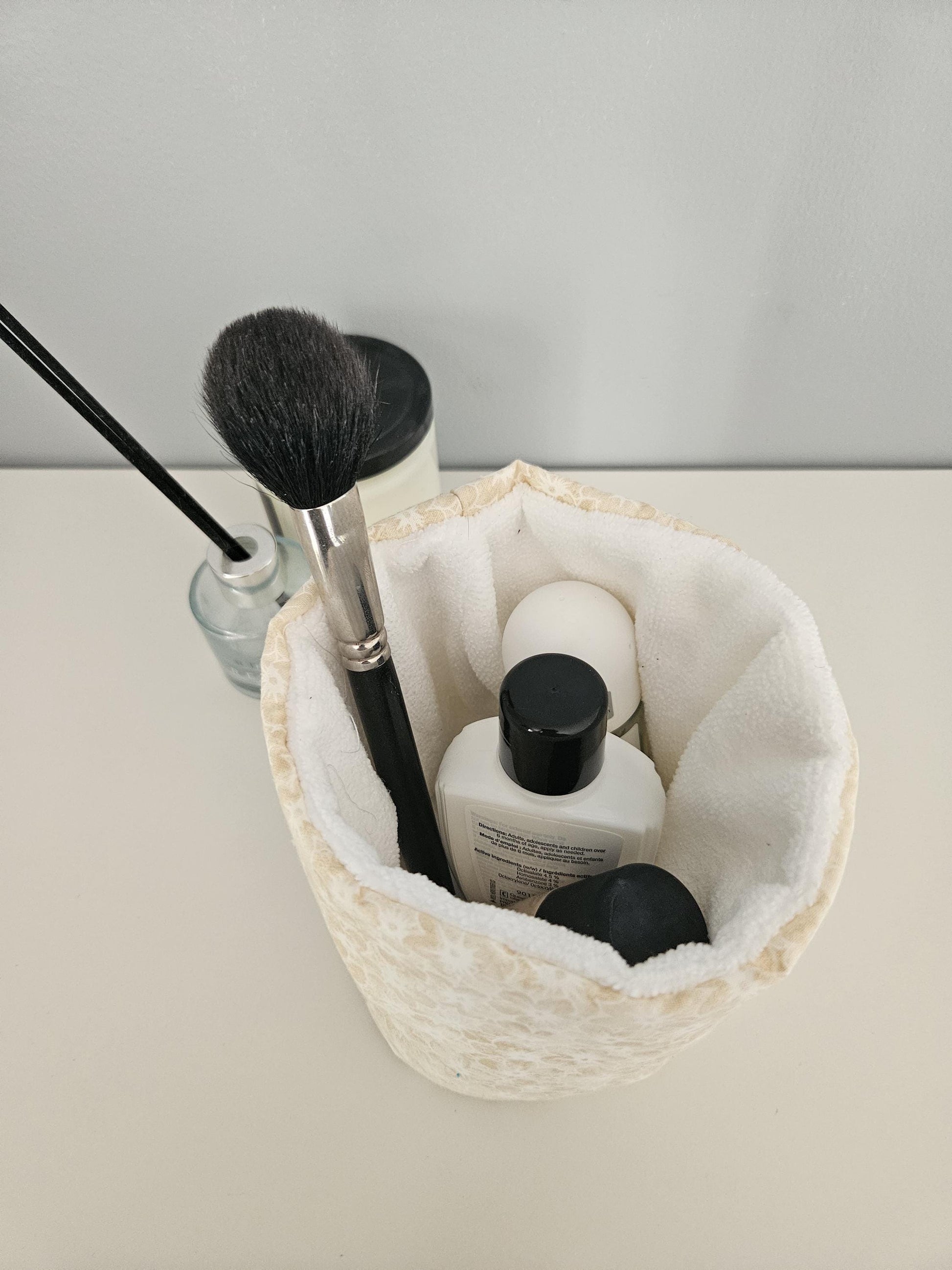 Makeup Organizer Puff Bucket Bag – Floral Terry Makeup Organizer, Cute Vanity & Toiletry Organizer, Travel Pouch for Cosmetics