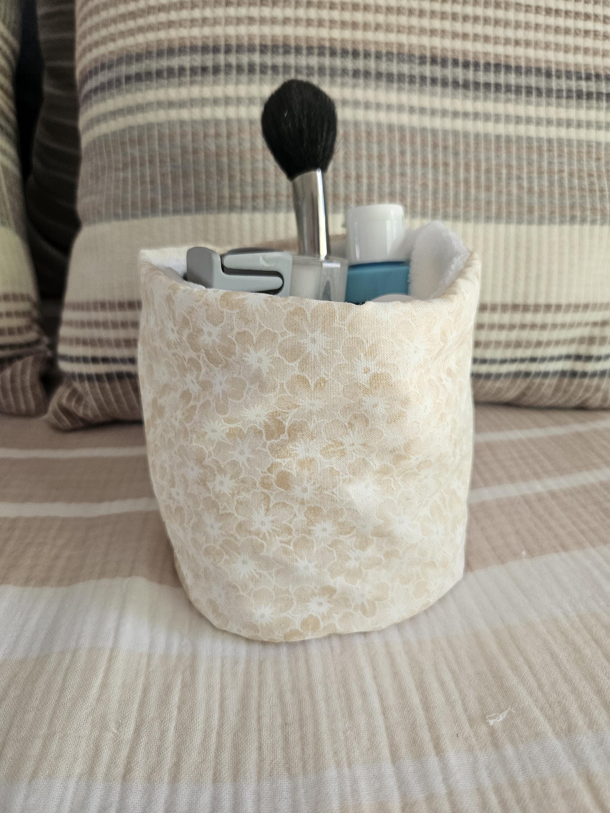 Makeup Organizer Puff Bucket Bag – Floral Terry Makeup Organizer, Cute Vanity & Toiletry Organizer, Travel Pouch for Cosmetics