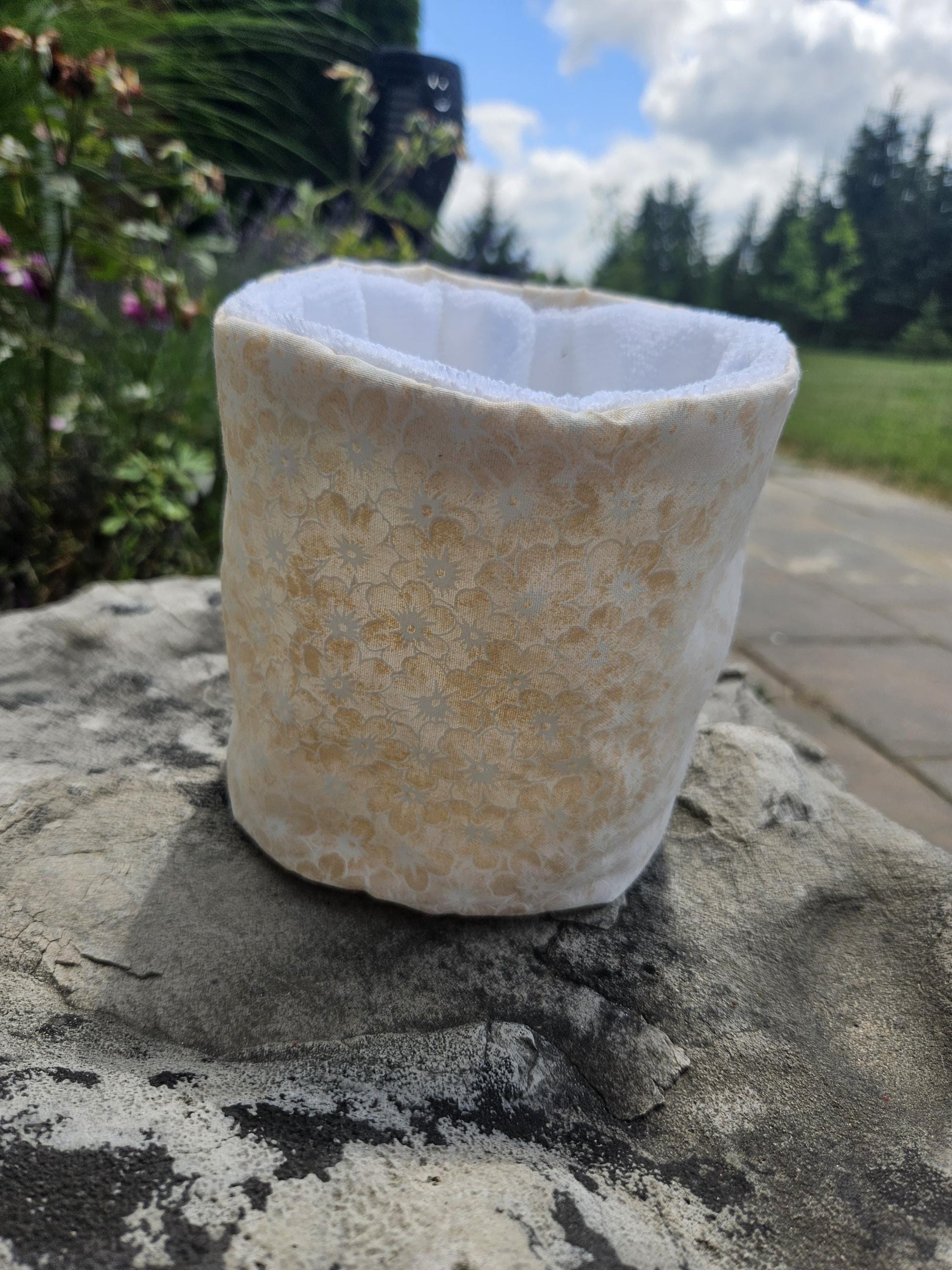 Makeup Organizer Puff Bucket Bag – Floral Terry Makeup Organizer, Cute Vanity & Toiletry Organizer, Travel Pouch for Cosmetics