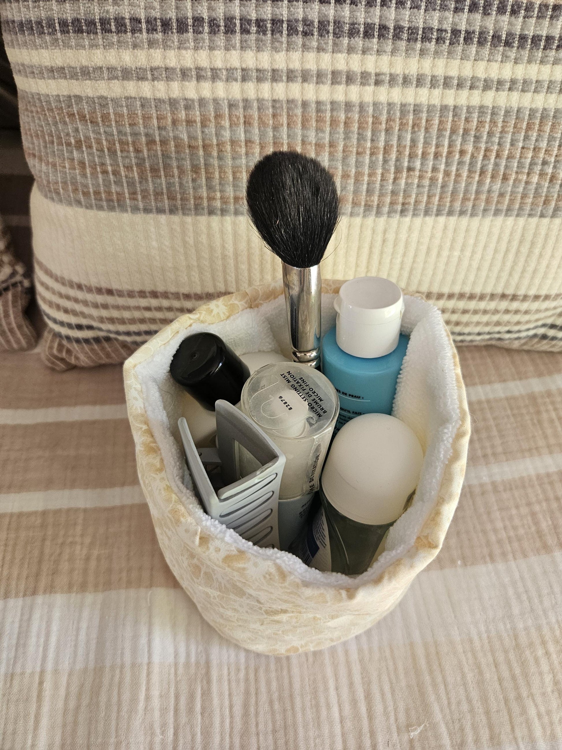 Makeup Organizer Puff Bucket Bag – Floral Terry Makeup Organizer, Cute Vanity & Toiletry Organizer, Travel Pouch for Cosmetics