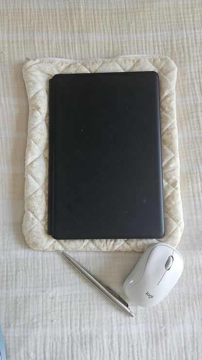 Laptop Sleeve, Quilted Laptop Sleeve, Green and Beige MacBook Sleeve, Aesthetic Laptop Sleeve, iPad Sleeve, Puffy Laptop Sleeve