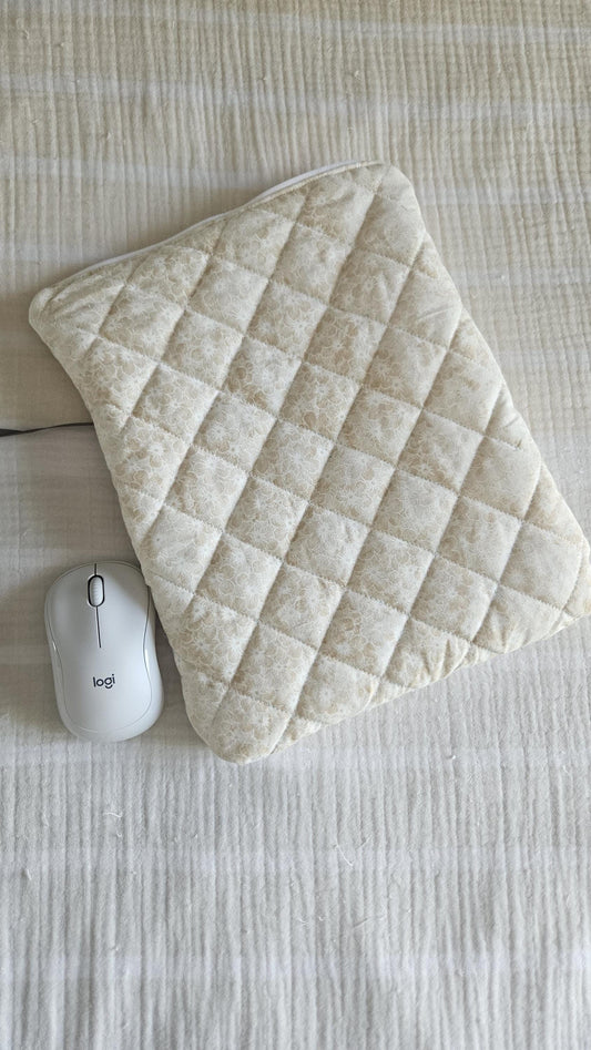 Laptop Sleeve, Quilted Laptop Sleeve, Green and Beige MacBook Sleeve, Aesthetic Laptop Sleeve, iPad Sleeve, Puffy Laptop Sleeve