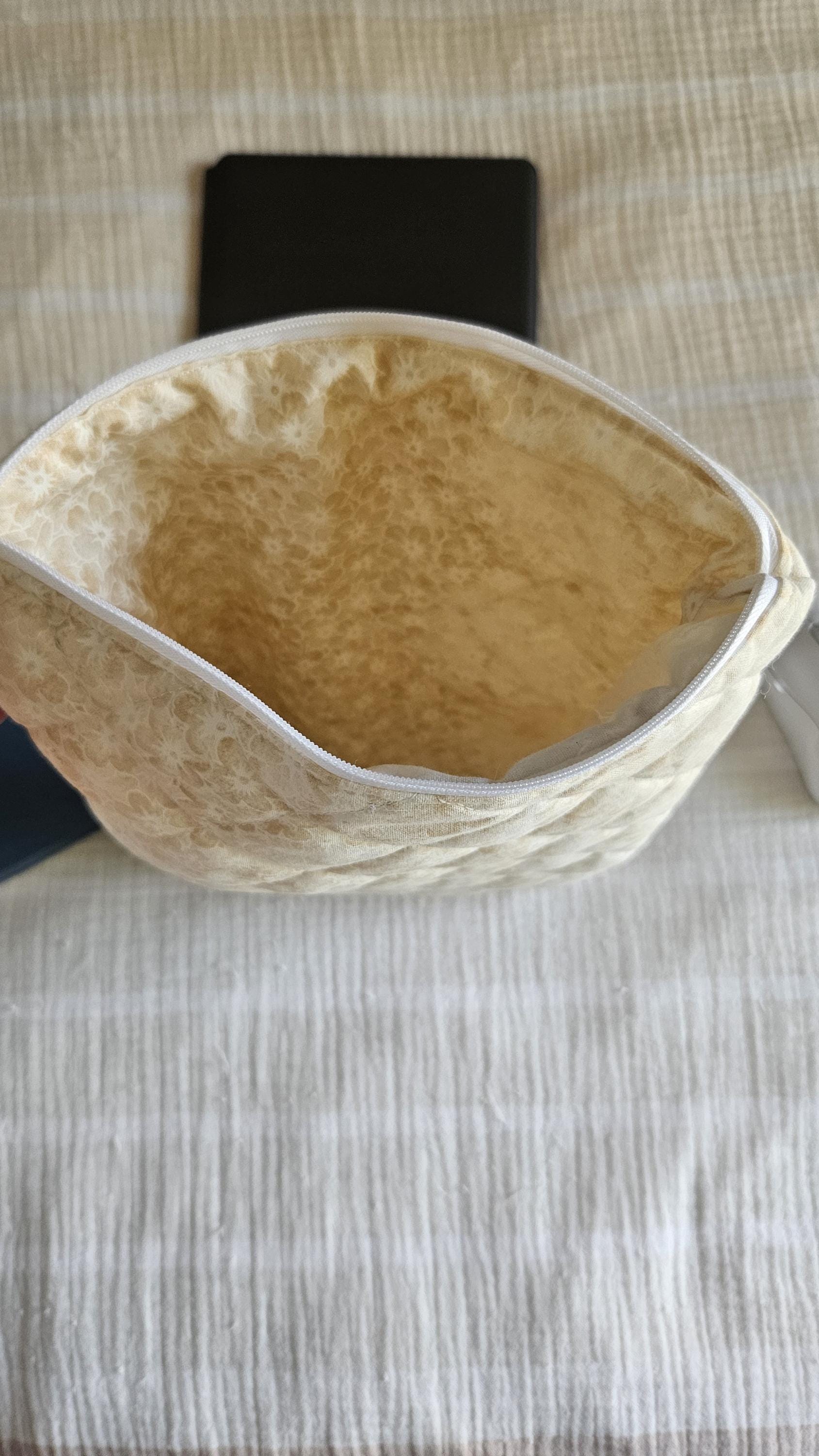 Laptop Sleeve, Quilted Laptop Sleeve, Green and Beige MacBook Sleeve, Aesthetic Laptop Sleeve, iPad Sleeve, Puffy Laptop Sleeve